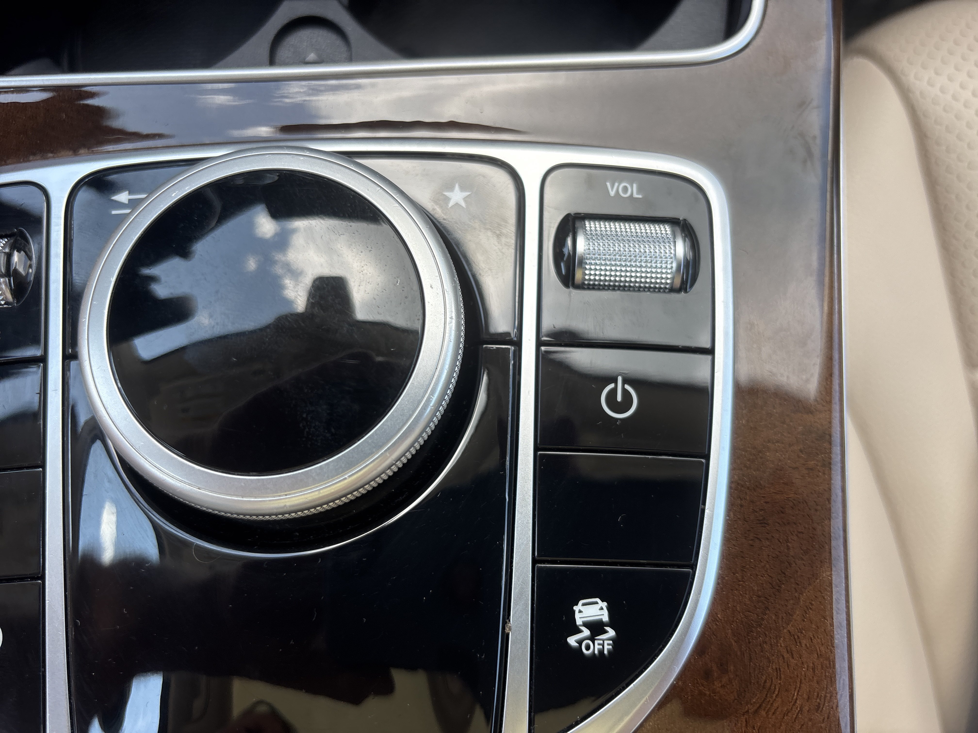 Used 2018 POLAR WHITE Mercedes-Benz 300 4Matic image 37