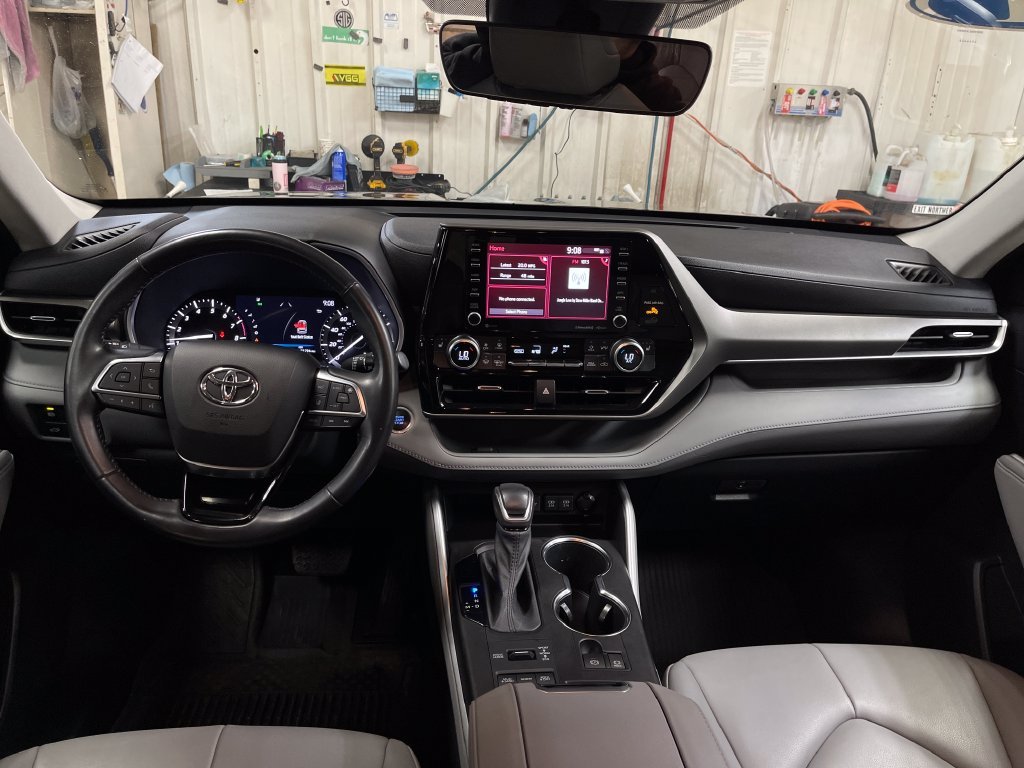 Used 2021 Brown Toyota XLE image 17