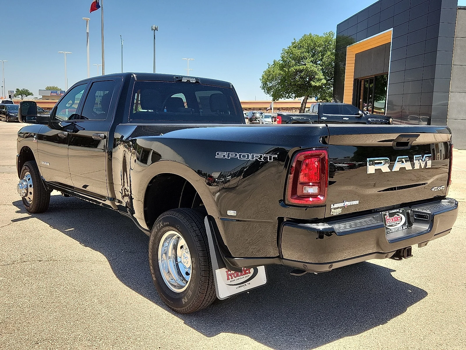 New 2026 Diamond Black Crystal Pearl-Coat  Paint Ram LONE STAR CREW CAB 4X4 8