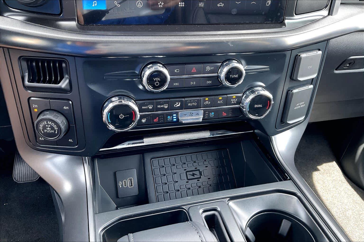 New 2026 Agate Black Metallic Ford Lariat® image 17