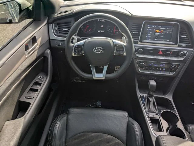 Used 2019 Silver Hyundai Sport image 15