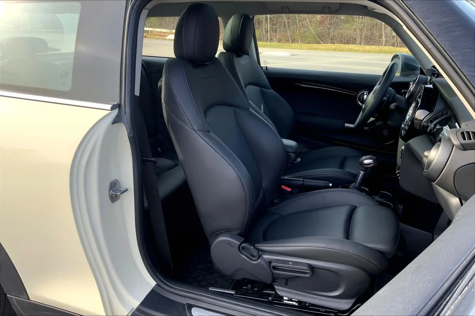 Used 2019 Pepper White MINI Cooper S image 7