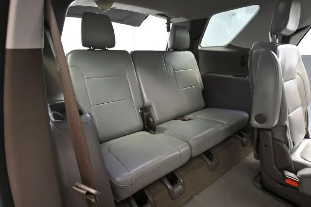 Used 2018 Gray Chevrolet 3LT image 34