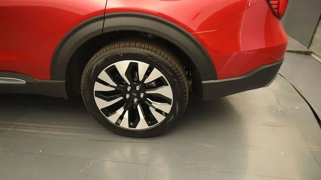 New 2026 Rapid Red Metallic Tinted Clearcoat Ford Platinum™ image 9