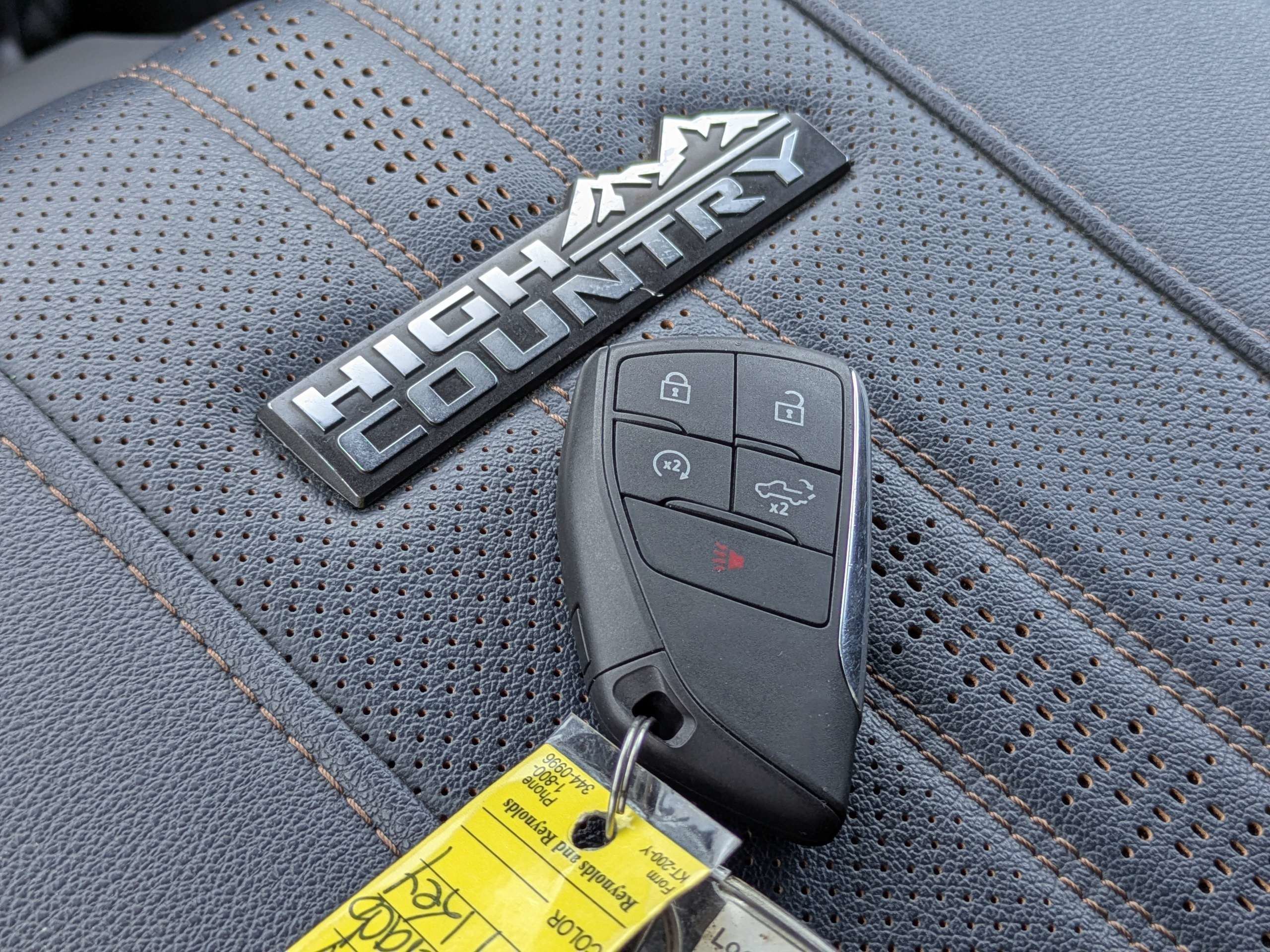 Used 2025 Summit White Chevrolet High Country image 30