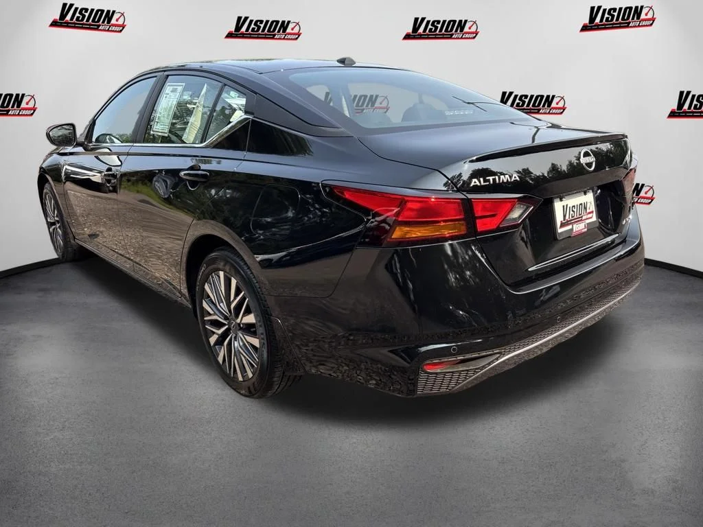 Used 2026 Black Nissan 2.5 SV image 7