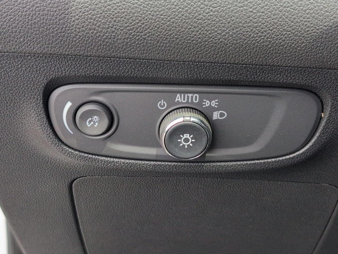 2026 Buick Encore GX Sport Touring - Photo 17