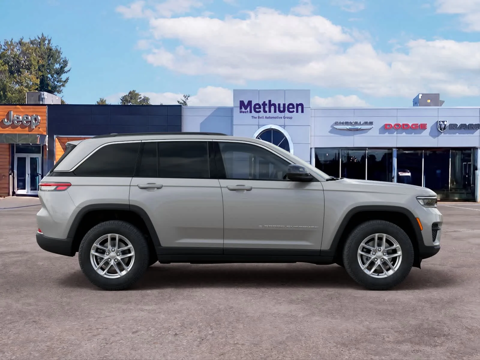 New 2026 Silver Zynith Jeep Laredo image 21