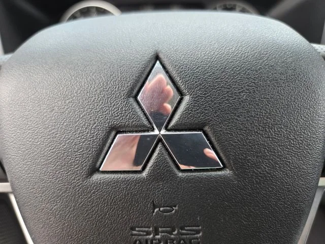 Used 2025 Gray Mitsubishi SE image 33