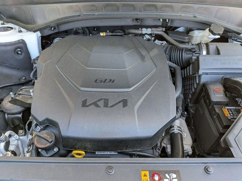 Used 2023 White Kia EX X-Line image 33