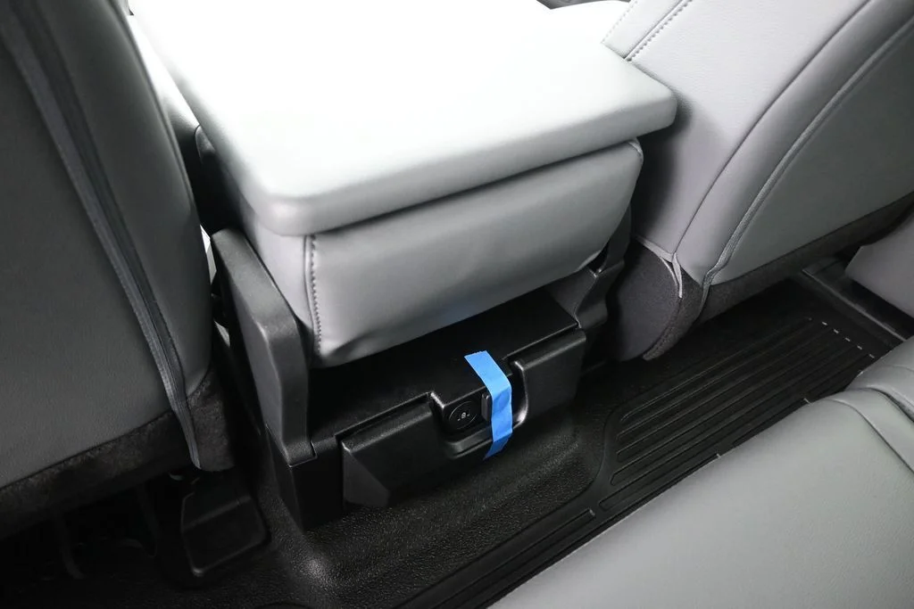 New 2026 Oxford White Ford XL image 16