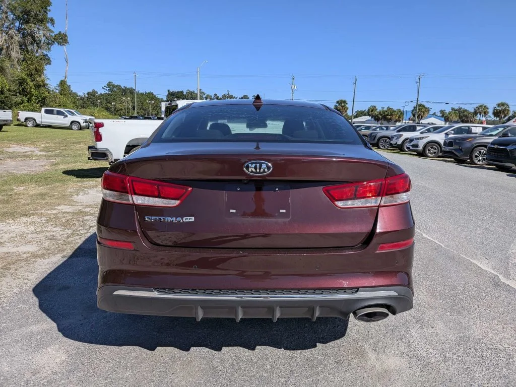 Used 2020 Purple Kia LX image 4