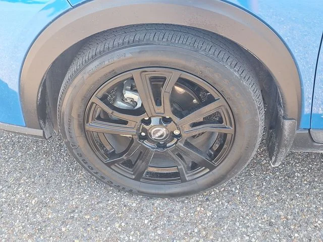 Certified Used 2024 Blue Nissan SR image 15