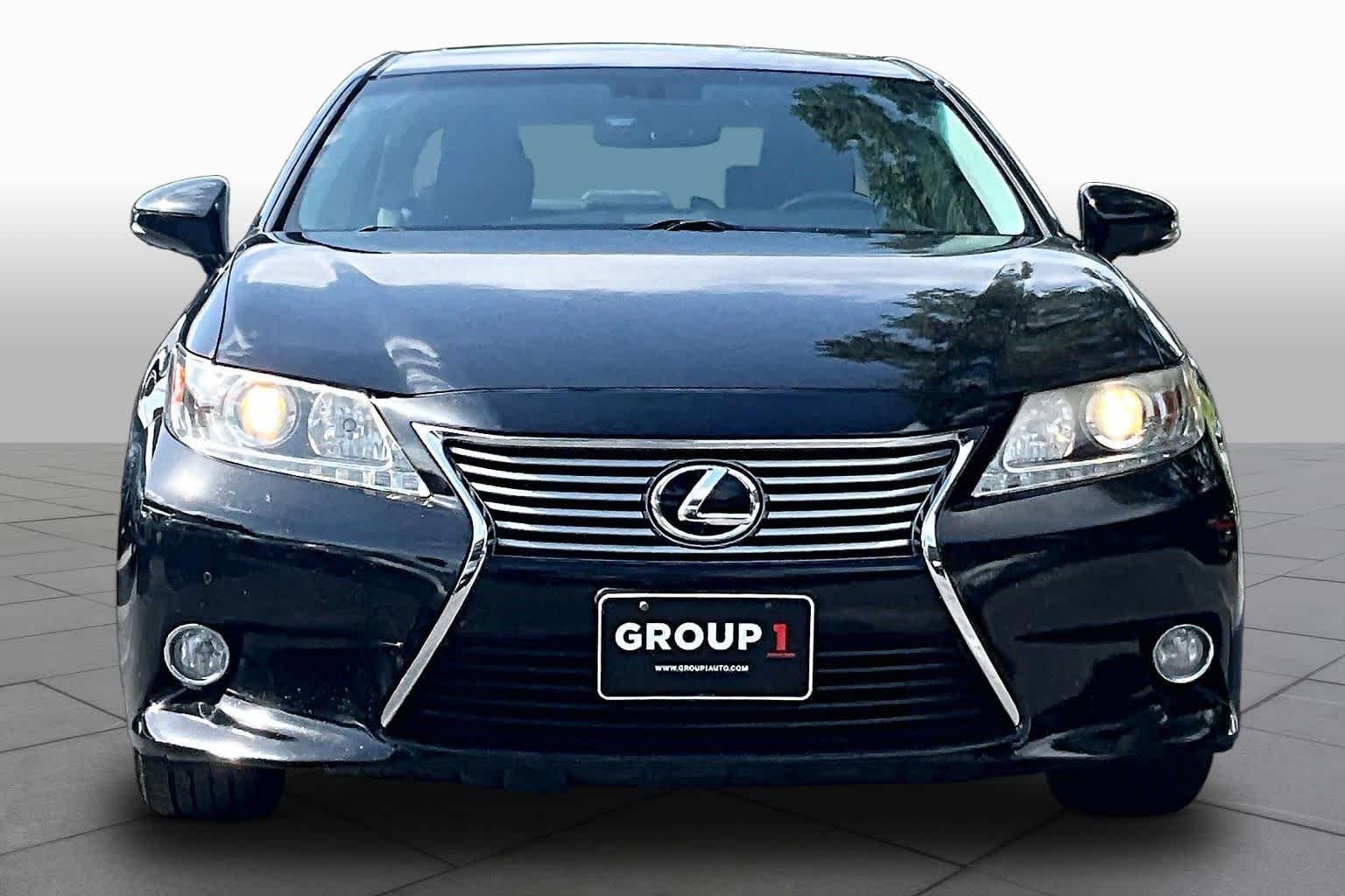 Used 2015 Obsidian Lexus  image 4