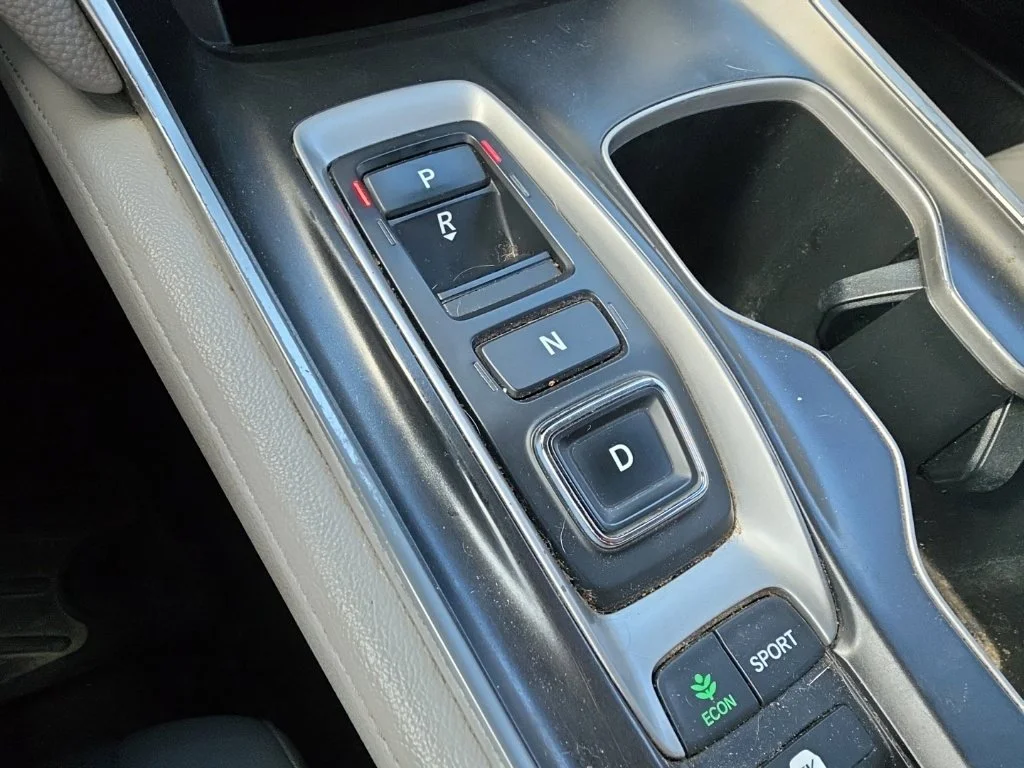 Used 2020 Silver Honda EX-L image 16