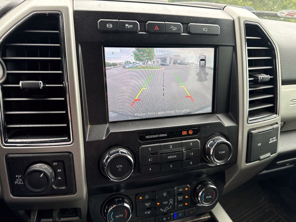 Used 2019 White Ford Lariat image 9