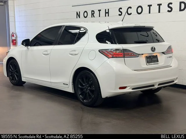 Used 2013  Lexus 200h image 7