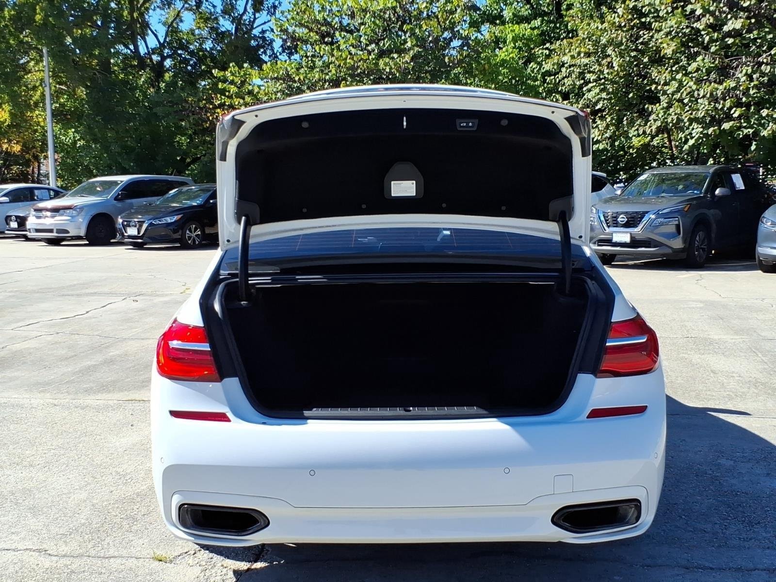 Used 2018 Alpine White BMW 750i xDrive image 26