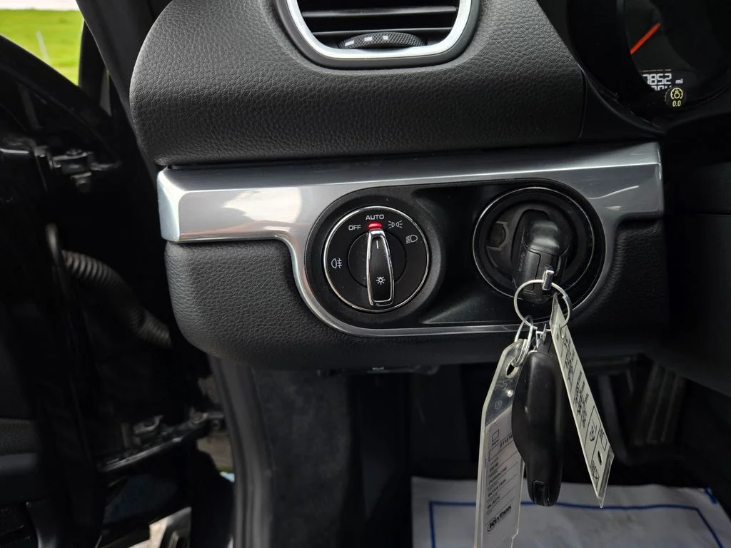 Used 2019 Black Porsche Base image 14