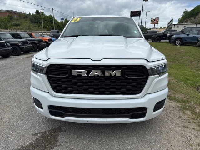 Used 2025 White Ram Big Horn/Lone Star image 8