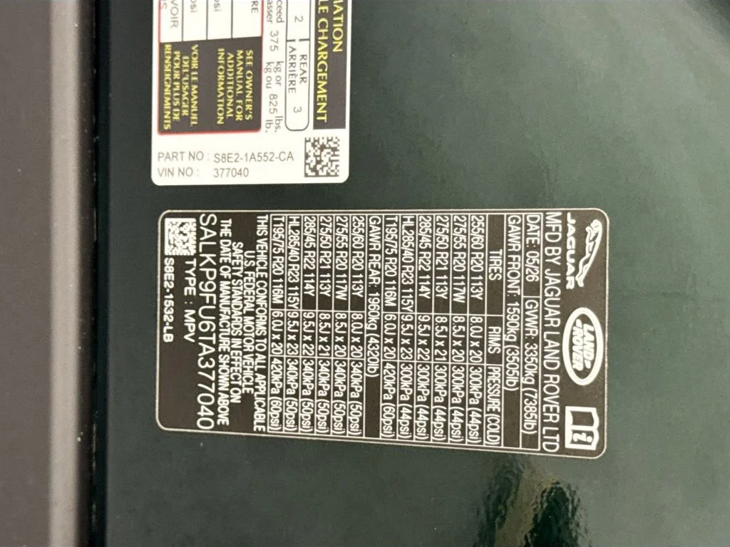 New 2026 British Racing Green Land Rover SE image 33
