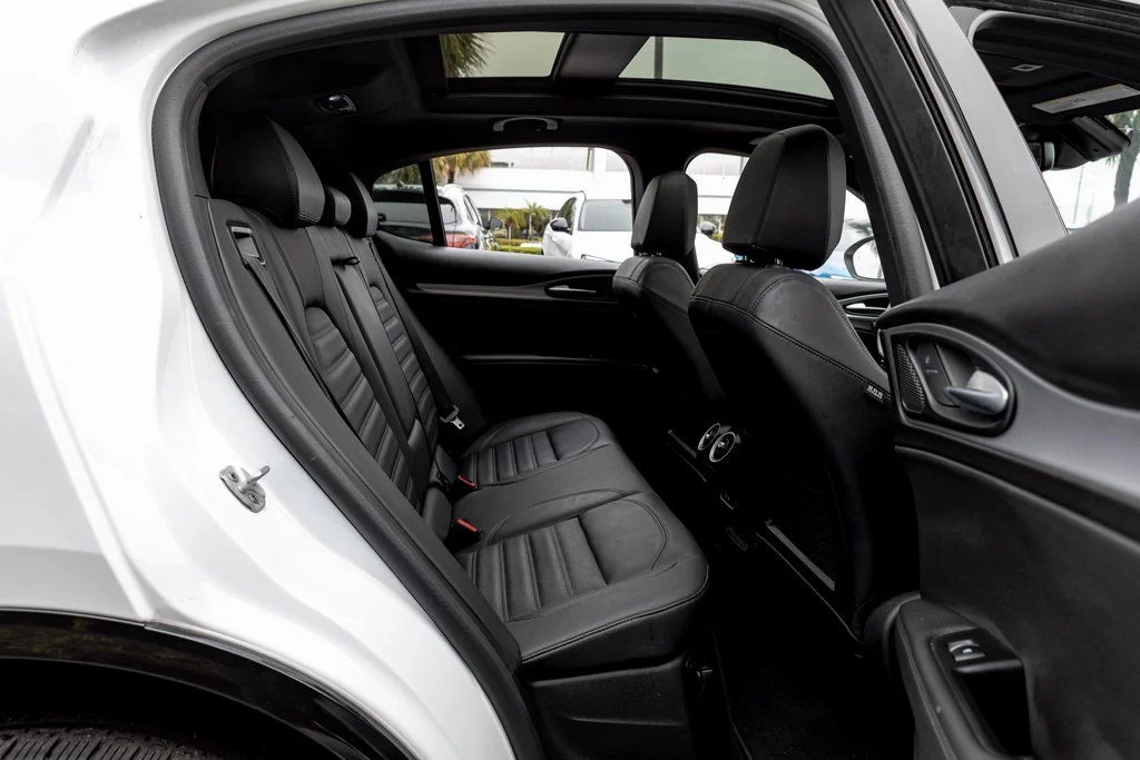 2024 Alfa Romeo Stelvio Veloce - Photo 32