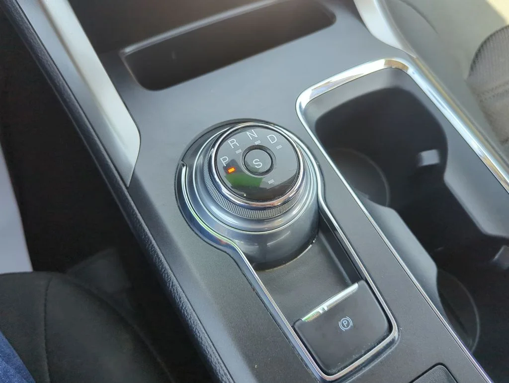 Used 2020 Black Ford SE image 20
