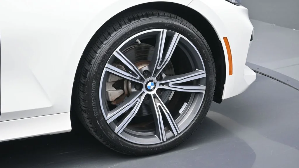 2023 BMW 3 Series 330i - Photo 6