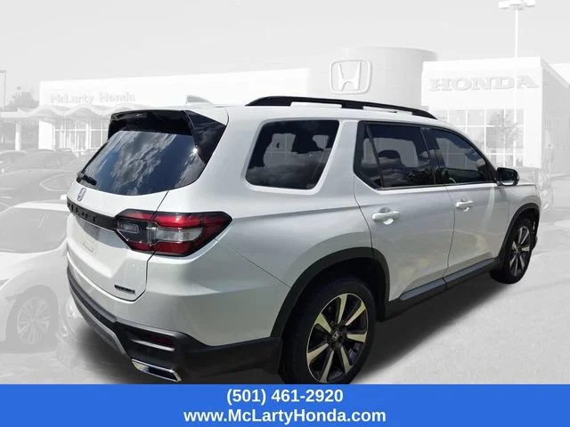 Certified Used 2024 Platinum White Pearl Honda Touring image 18