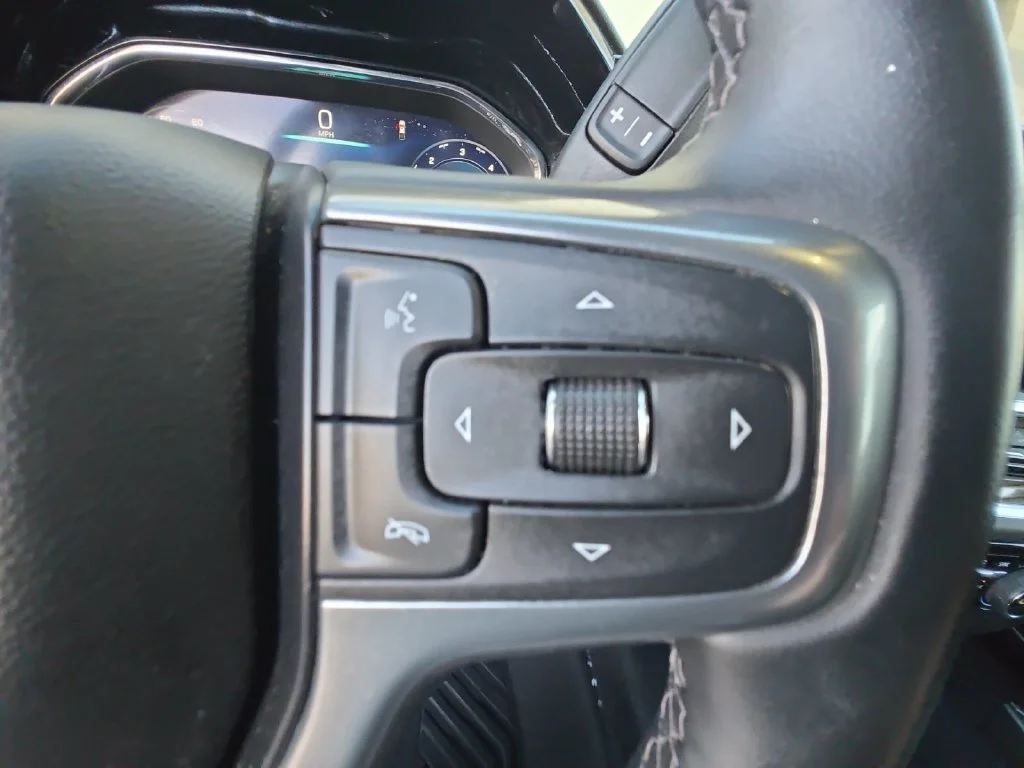 Used 2025 Cypress Gray Chevrolet LT image 25