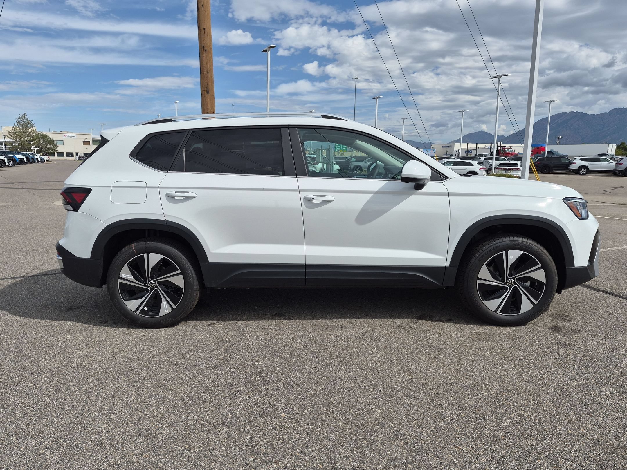 New 2026 Pure White Volkswagen SE image 2