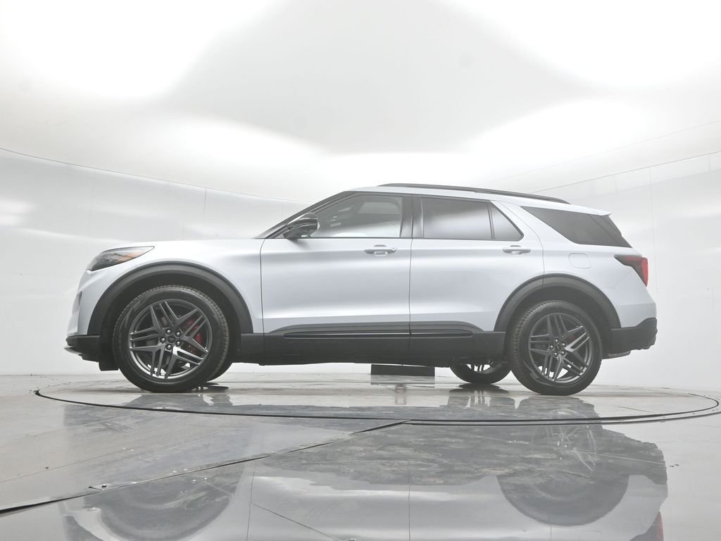 New 2026 Space White Metallic Ford ST image 51