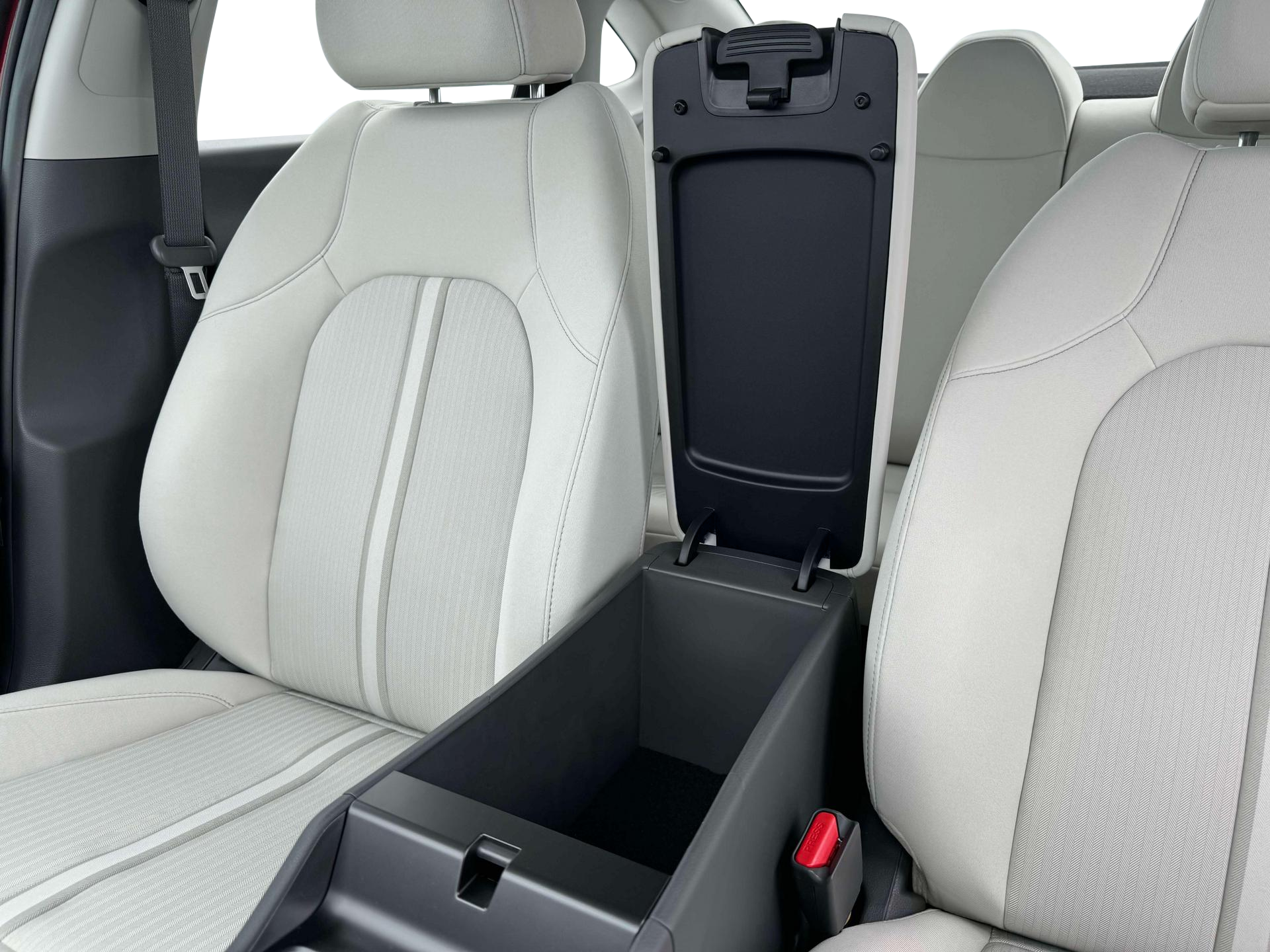 2025 Hyundai Sonata SE - Photo 18