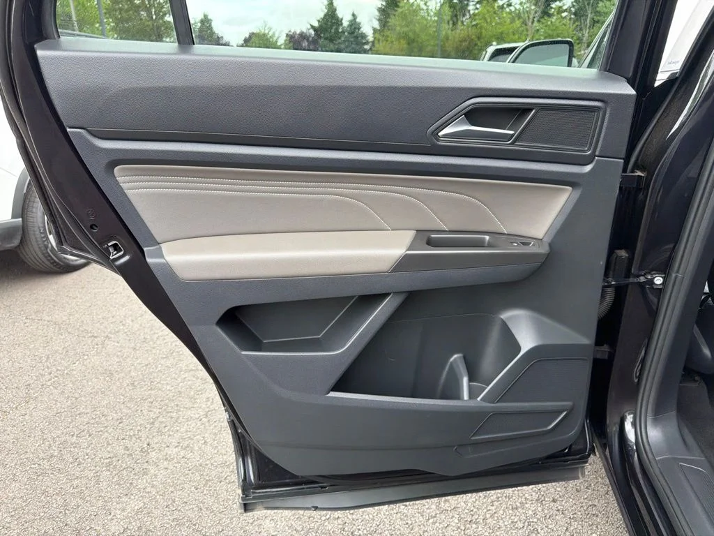 2022 Volkswagen Atlas Cross Sport SE w/Tech - Photo 29