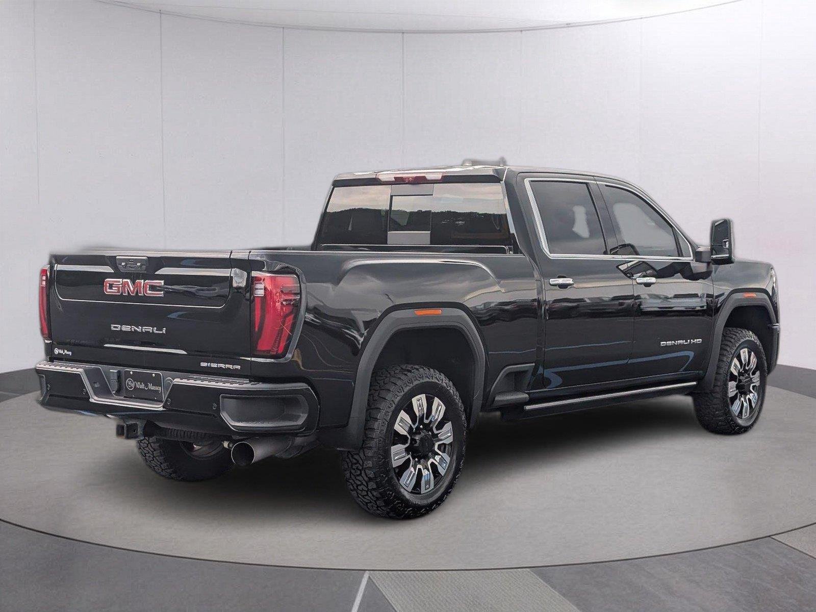 Used 2025 Onyx Black GMC Denali image 7