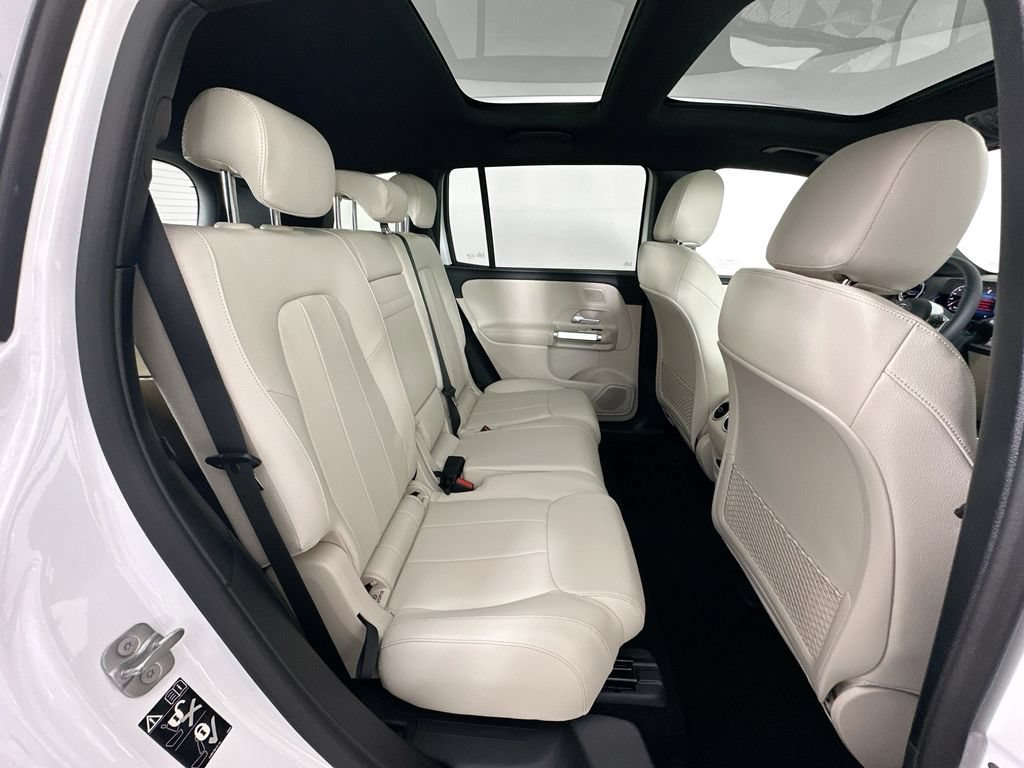 New 2026 Polar White Mercedes-Benz GLB 250 image 57