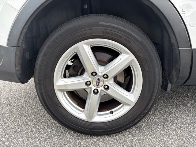 Used 2018 Oxford White Ford XLT image 9