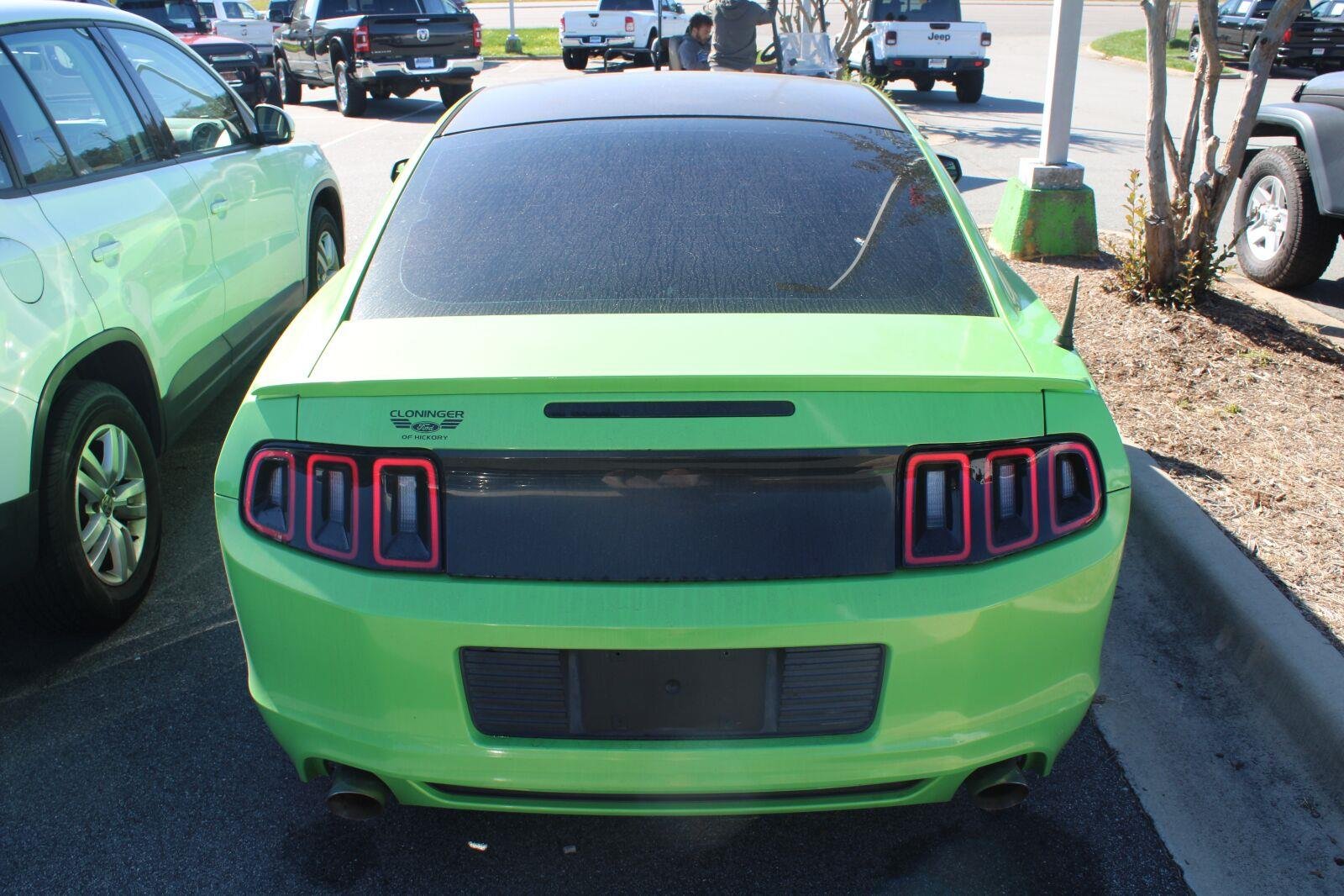 Used 2014 Gotta Have It Green Metallic Tri-Coat Ford 2dr Cpe GT image 7