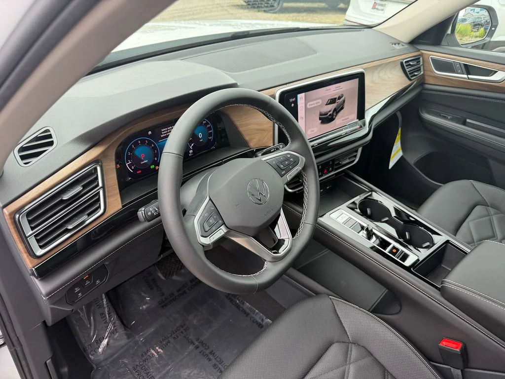 New 2026 Opal White Pearl Volkswagen 2.0T SE w/Technology image 12