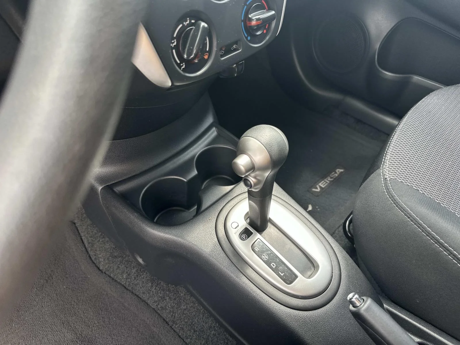 Used 2015 Graphite Blue Nissan SL image 17