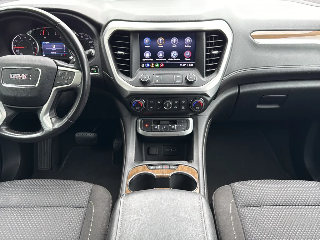 Used 2020 White GMC SLE image 20