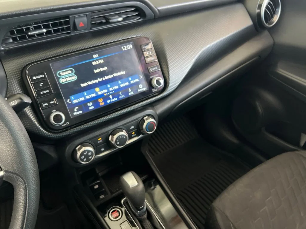 Used 2023 Electric Blue Metallic Nissan SV image 17