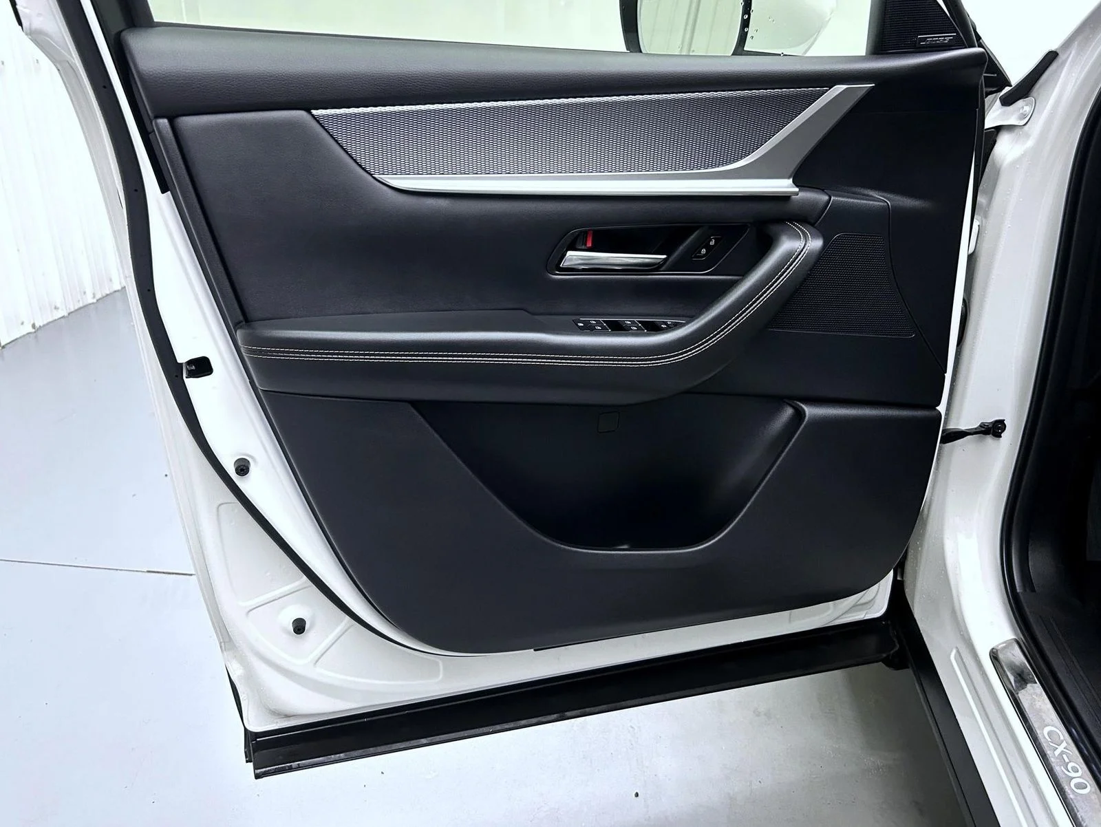 Certified Used 2026 White Mazda 3.3 Turbo Premium Plus image 9