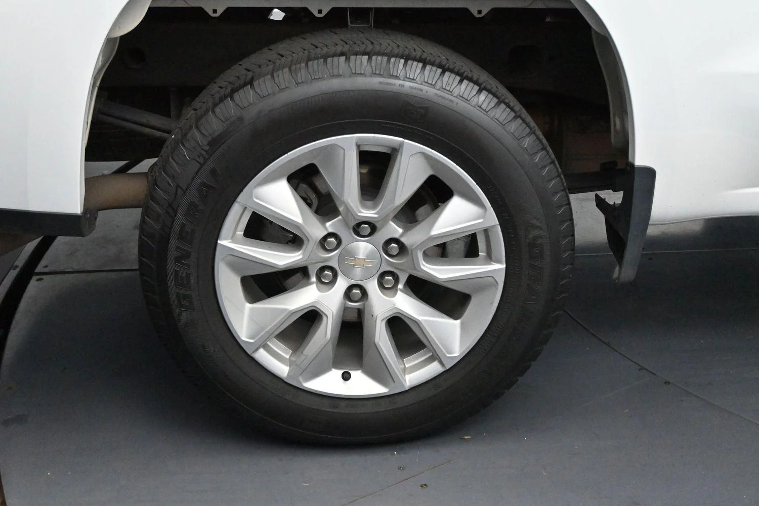 Used 2023 Summit White Chevrolet Custom image 29