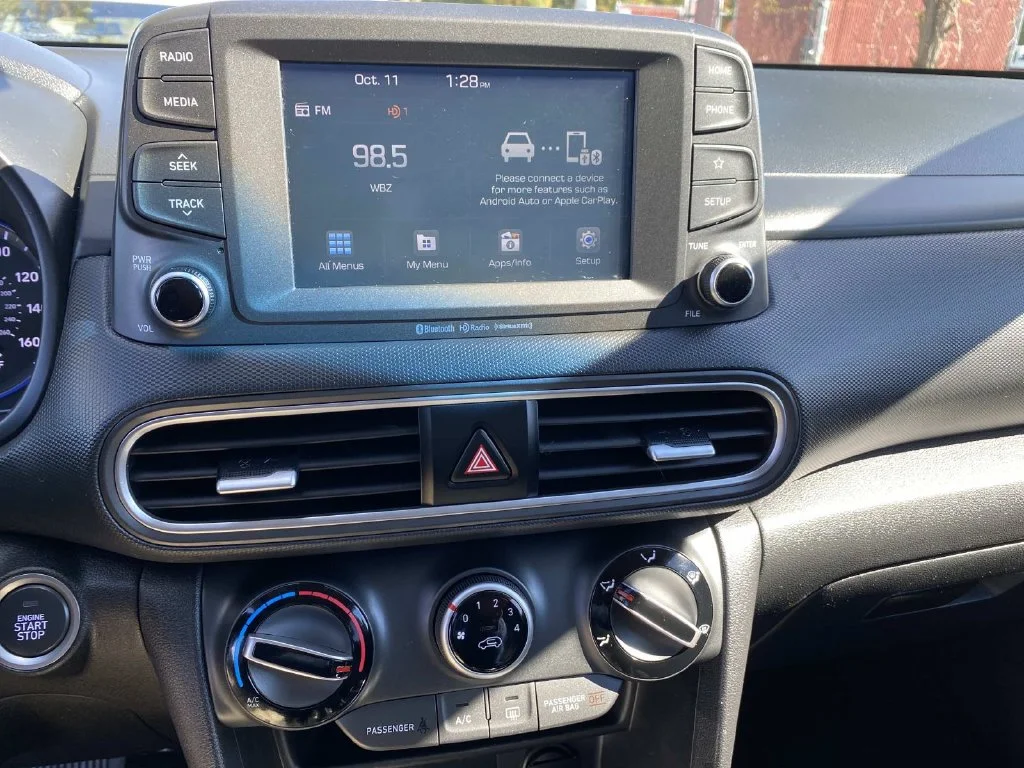 Used 2021 Black Hyundai SEL image 11