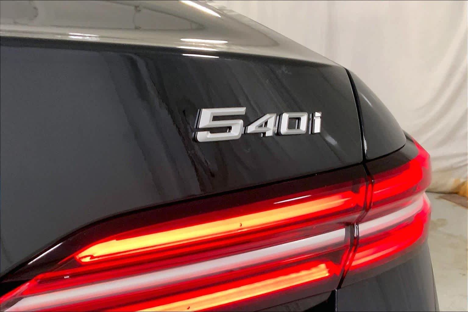 New 2026 Black Sapphire Metallic BMW 540i xDrive image 15