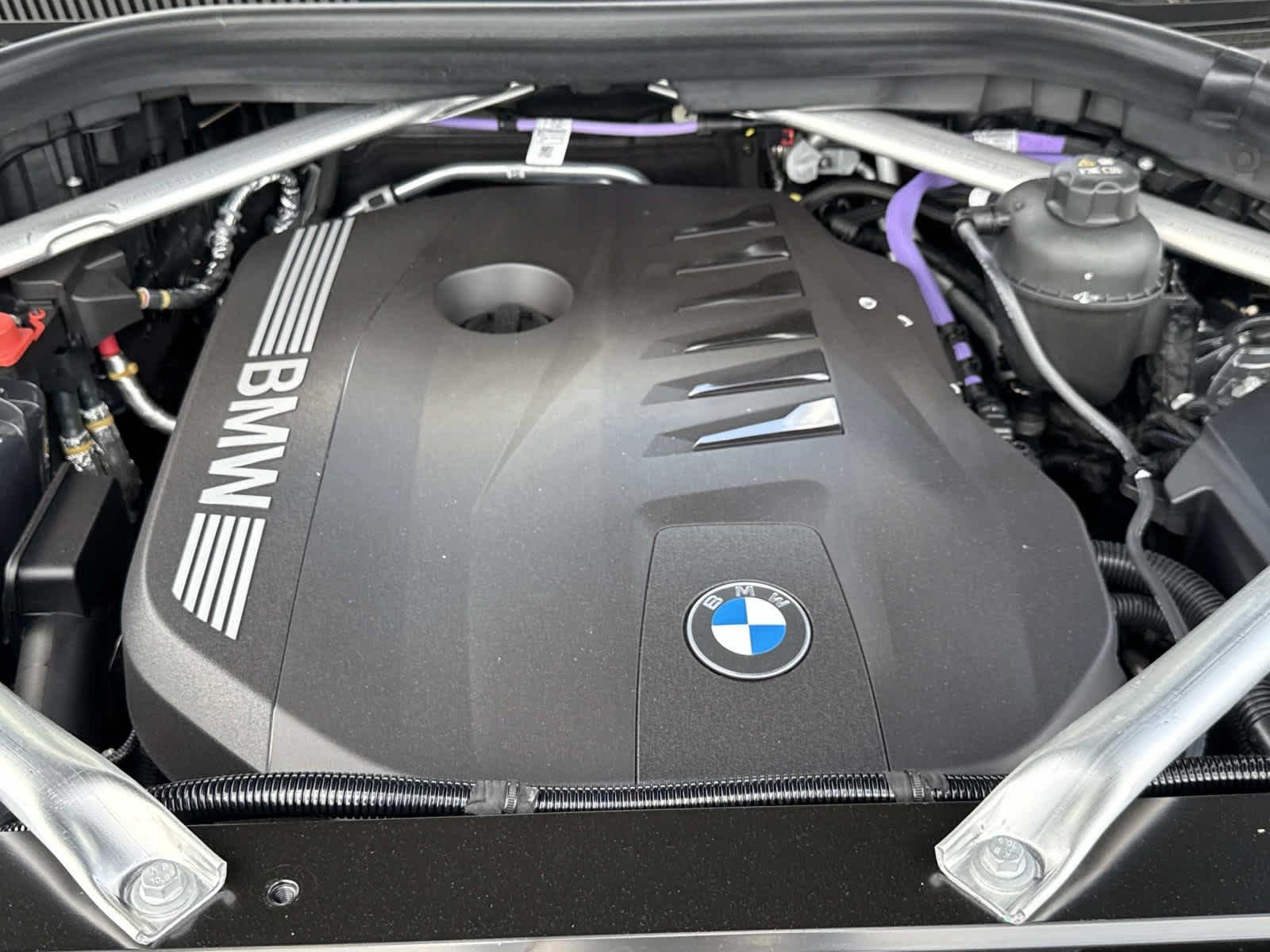 New 2026 Dravit Grey Metallic BMW xDrive40i image 13