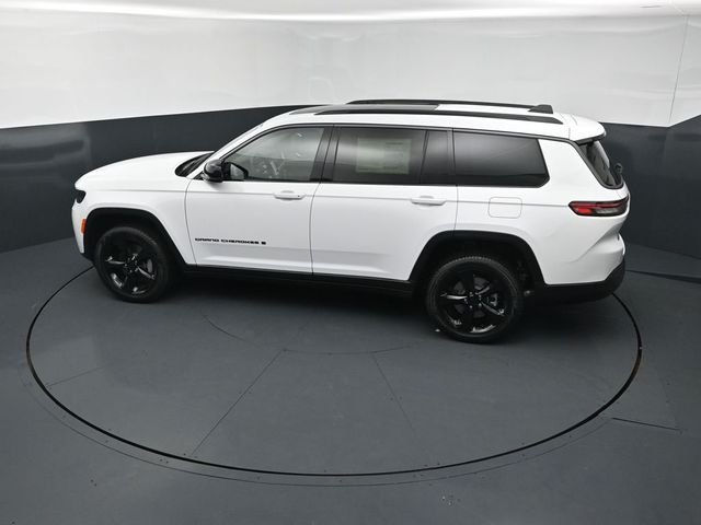 New 2026 Bright White Clear-Coat Exterior Paint Jeep Limited image 15