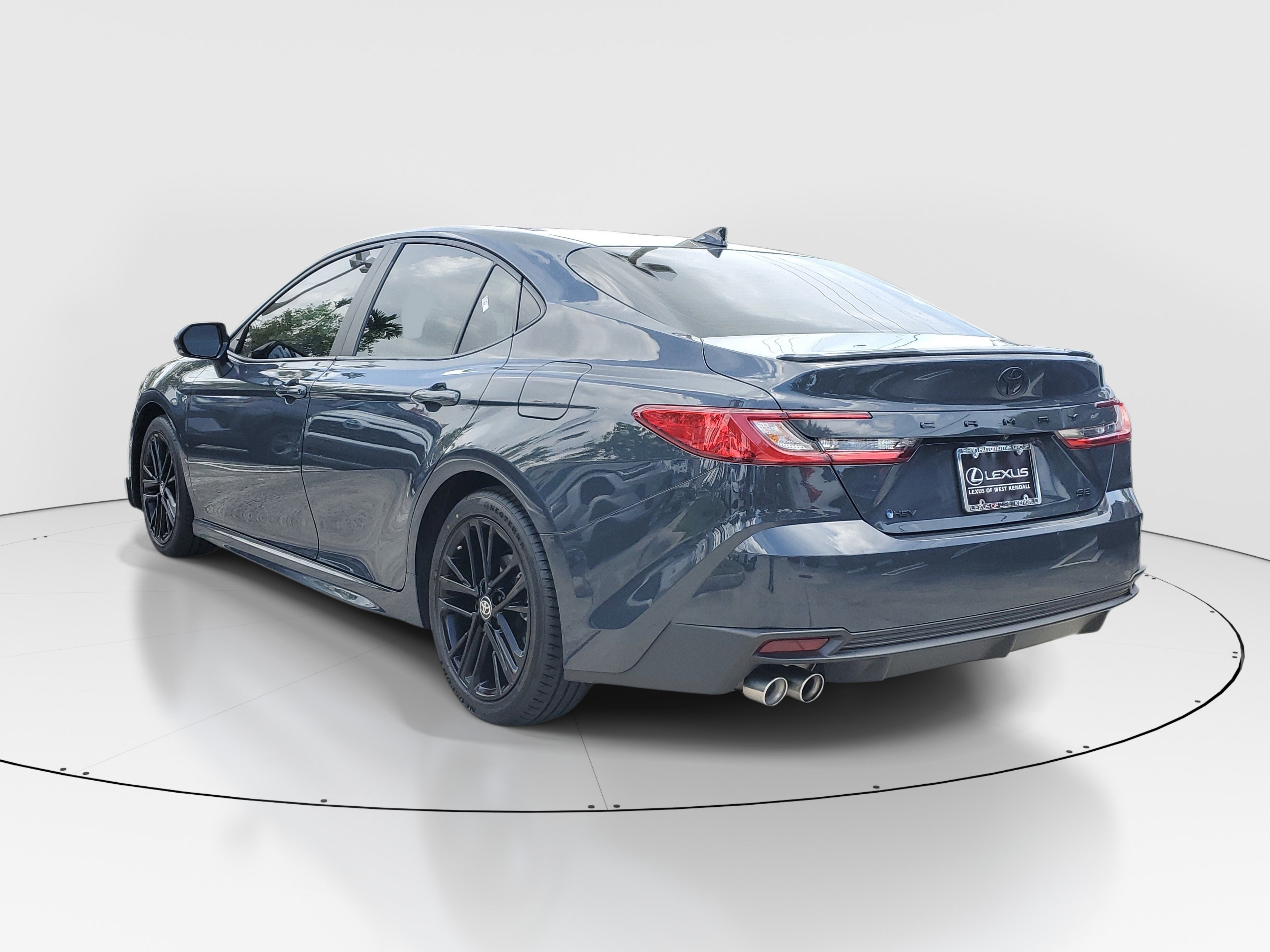 Used 2025 Underground Toyota SE image 4