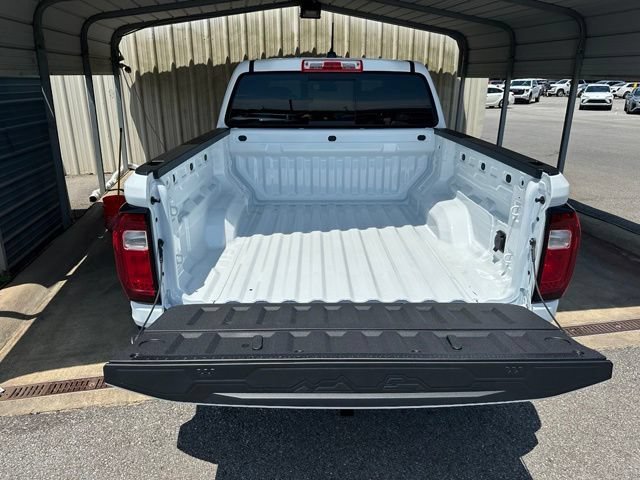 New 2026 Summit White GMC Elevation image 30